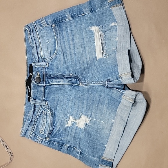 Harper, Size 27, Distressed, Denim Cuffed Shorts, Medium Wash. EUC - Picture 1 of 7